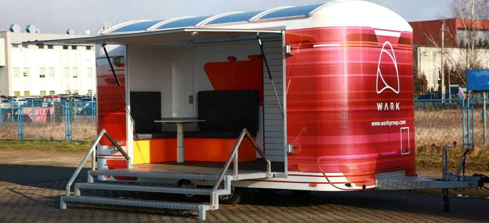 Worauf sollte man beim Kauf eines Ausstellungstrailers für Messen und Events achten?